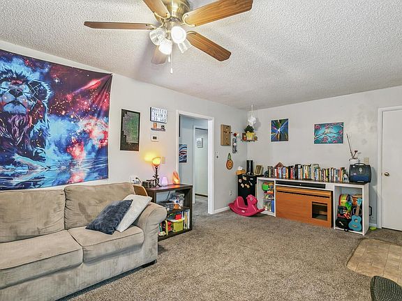 5th image of 728 Harvard Ave