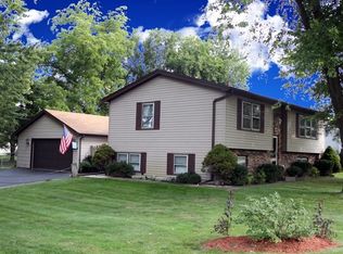 23627 N Valley Rd, Lake Zurich, IL 60047