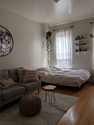 Rented by Mdays Realty | media 4