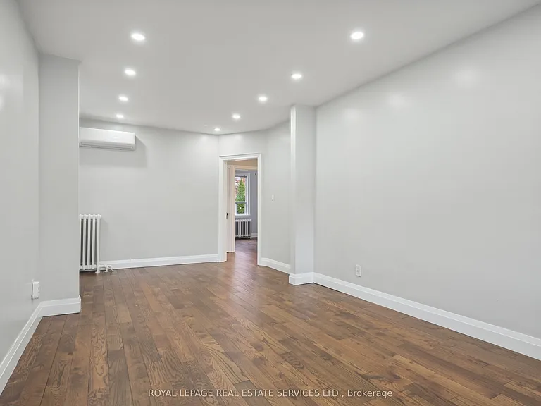 21 Holbrooke Ave — Photo 4