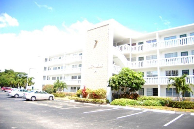 1st image of 404 Richmond A