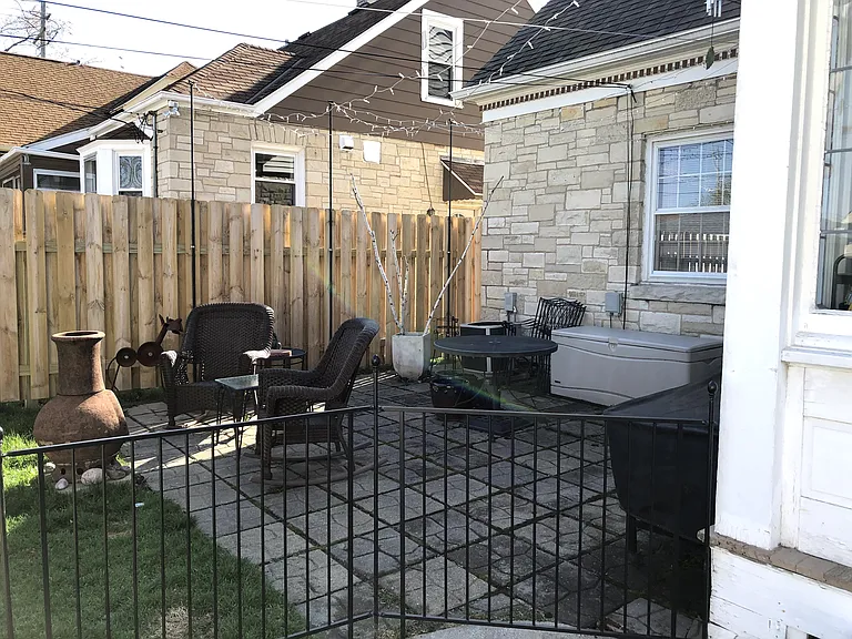 N Hartung Ave — Photo 13