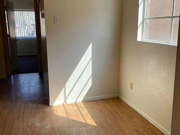 4th image of 2837 E Marconi Ave #201