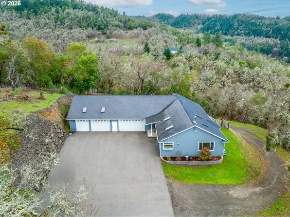 658 Ryan Heights Ln, Roseburg, OR 97470