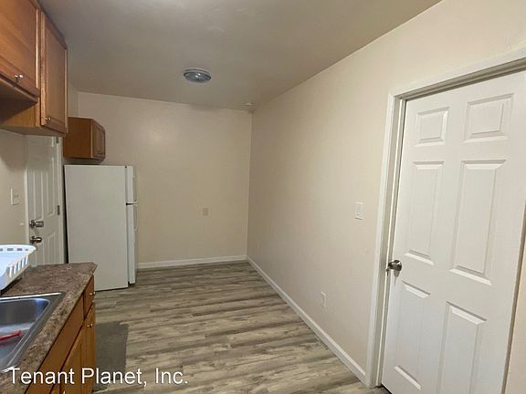 2nd image of 2255 Pulgas Ave Unit B