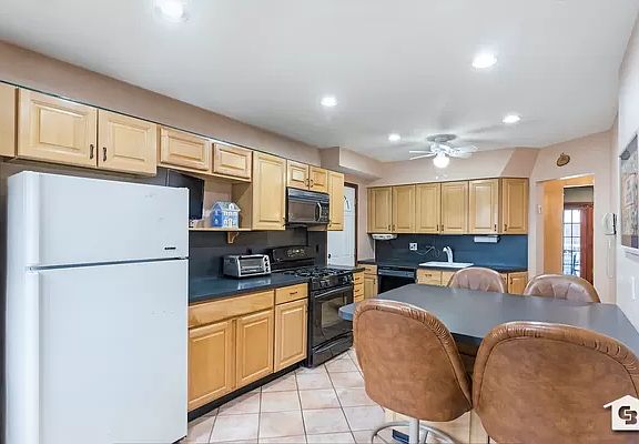 3rd image of 69-36 181st St