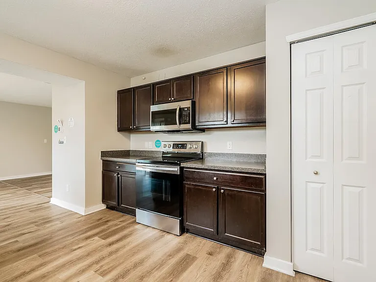 524 Grassy Bend Dr — Photo 8