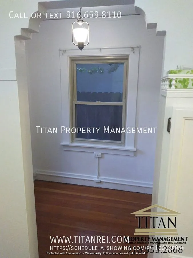 Building Photo - 714 27th St #2