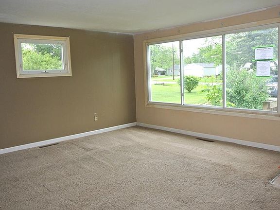 5th image of 3758 Sanford Dr