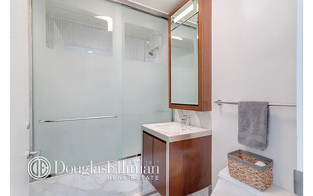 Rented by Douglas Elliman | media 14