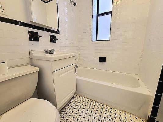 5th image of 545 Edgecombe Ave #3GG