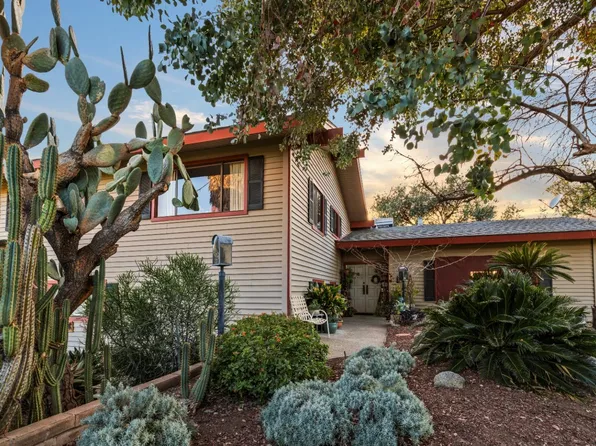 19377 Watts Valley Rd, Sanger, CA 93657