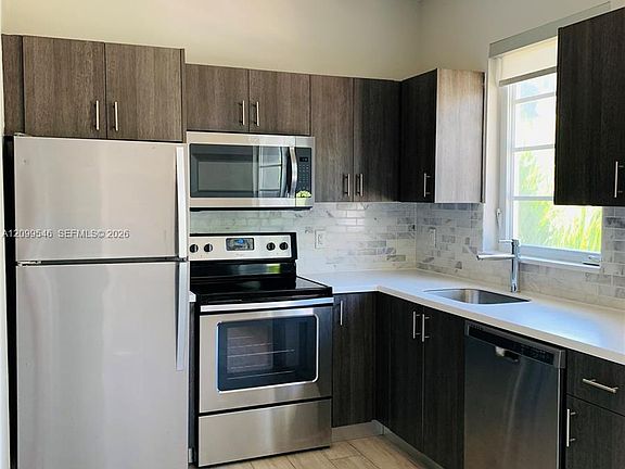 3rd image of 1100 10th St APT 17