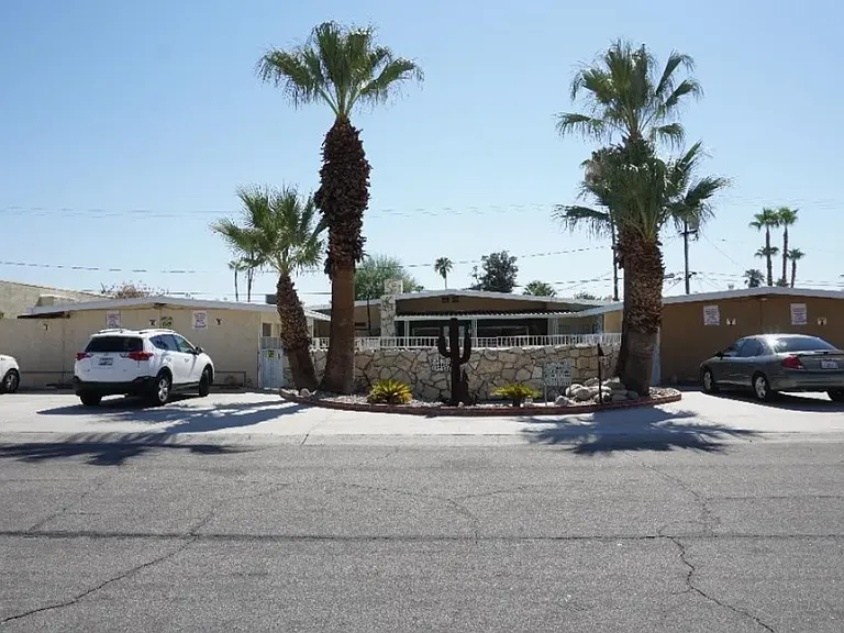 540-570 S Highland Dr — Photo 12