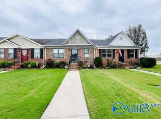 318 College St NW, Hartselle, AL 35640