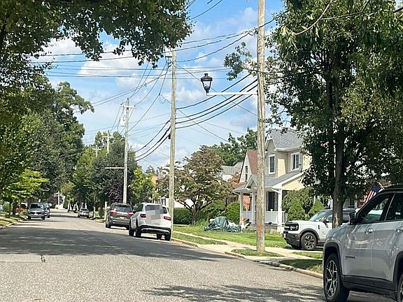 4th image of 61 Stewart Ave