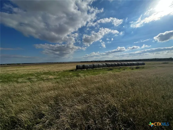 1438 County Road 438, Thorndale, TX 76577