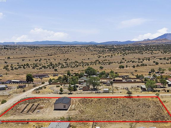 3rd image of 2120 N Papago Trl