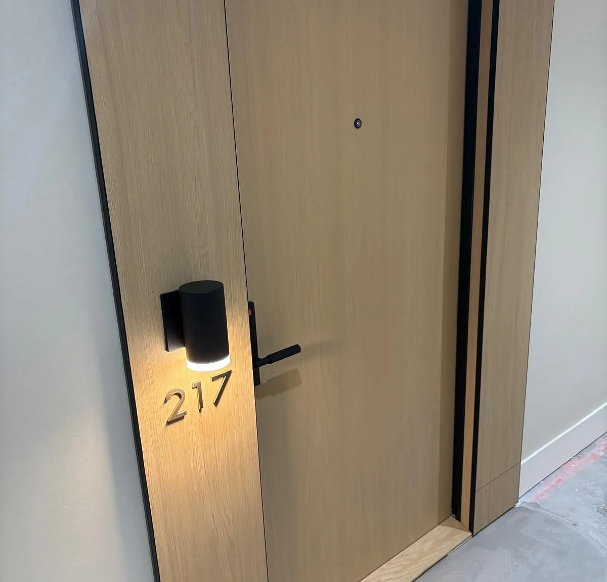 1 bed, $2,475 — Photo 3