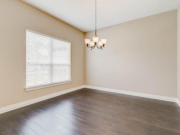 4th image of 150 Spanish Oak Dr