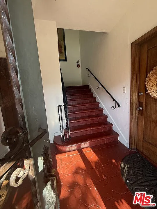 Building Photo - 444 N Curson Ave #1/2