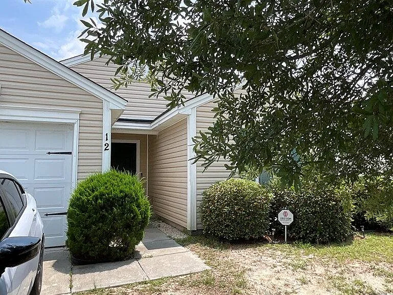12 Summer Lake Way — Photo 1