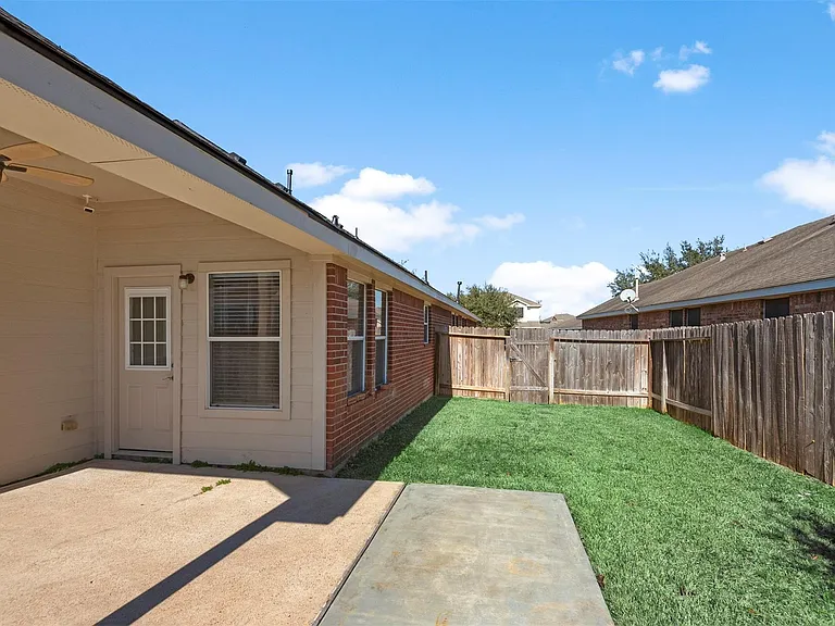 16139 Colt Springs Ln — Photo 31