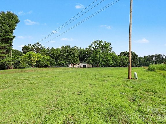 2nd image of 621 Hephzibah Church Rd