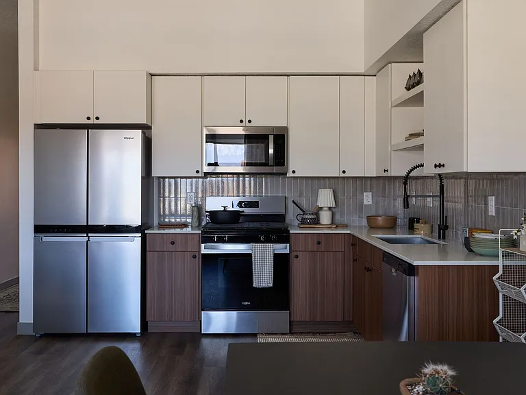 120 & 220 Bend — Photo 16