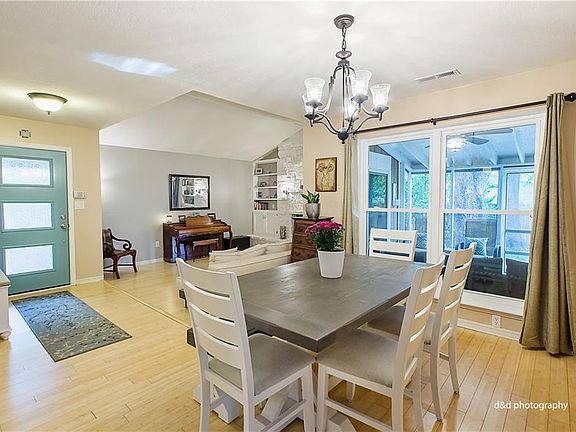 5th image of 1607 E Terry Dr