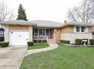 610 Sherwood Rd, La Grange Park, IL 60526