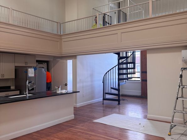 129 Main St #1