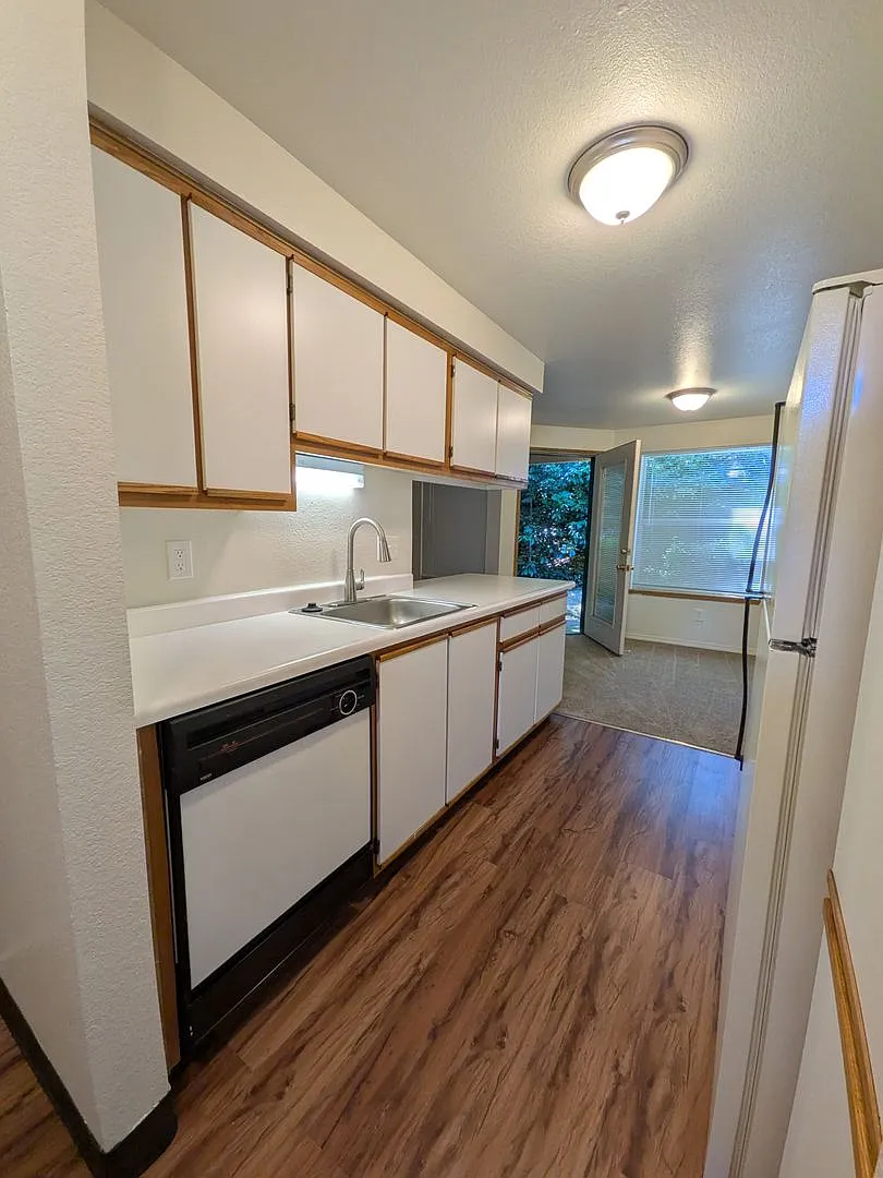 Treehill Commons — Photo 4