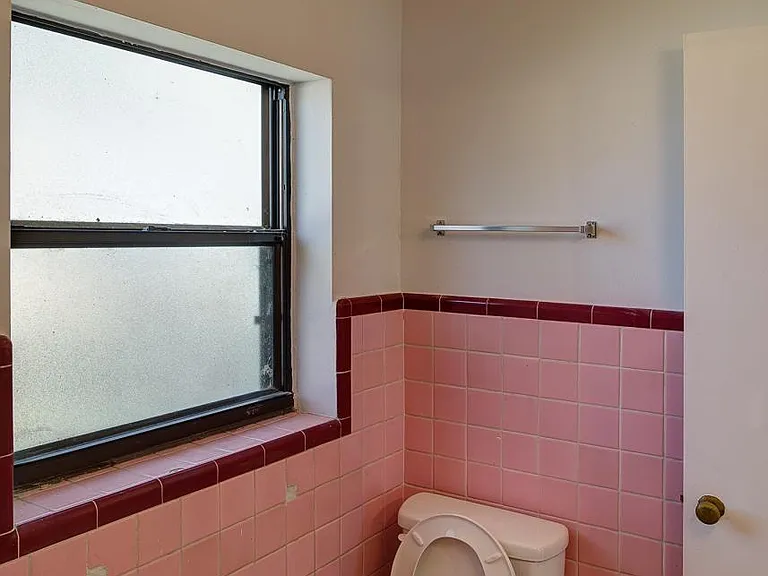 2133 Forest Hills Rd — Photo 21