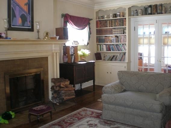 2nd image of 2233 Wauwatosa Ave