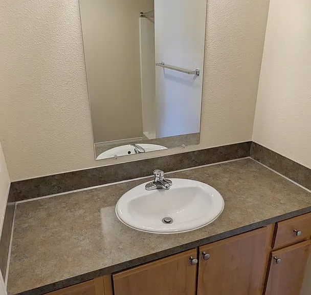 Wellesley Park Apartments — Photo 141