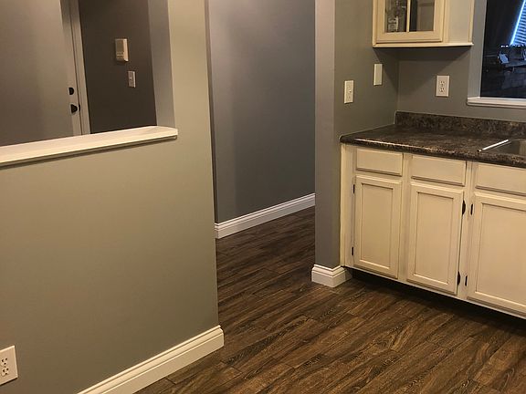 5th image of 7199 Lakewood Dr Unit B