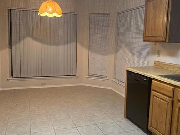 5th image of 717 Little Fox Ln