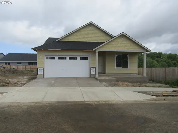 890 E Wilson St, Carlton, OR 97111