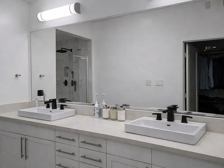 300 E 4th St #402 — Photo 11