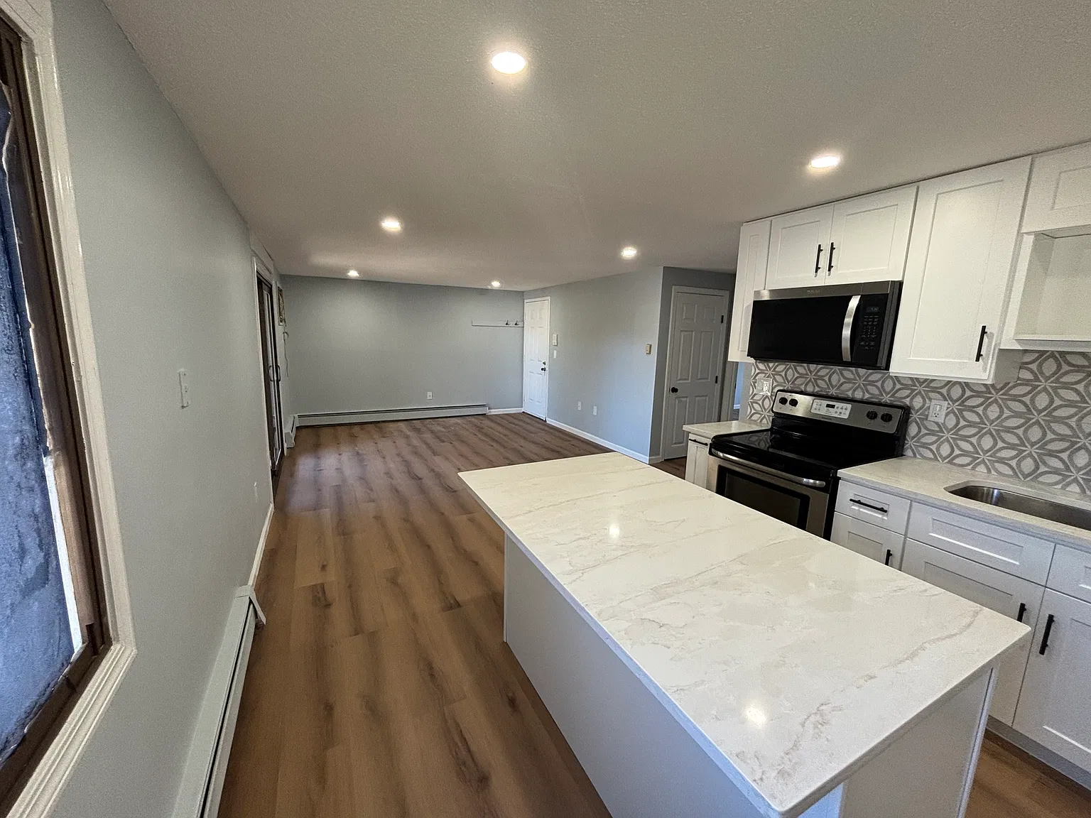 271 Humphrey St — Photo 3