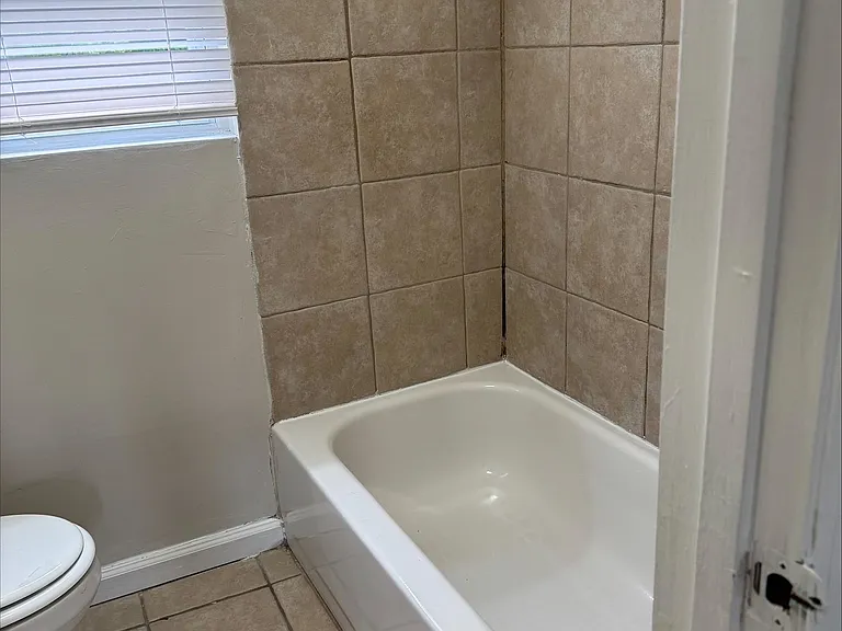 Hampton Avenue Apartments Comfortable Greenville Living Close to Everything — Photo 17