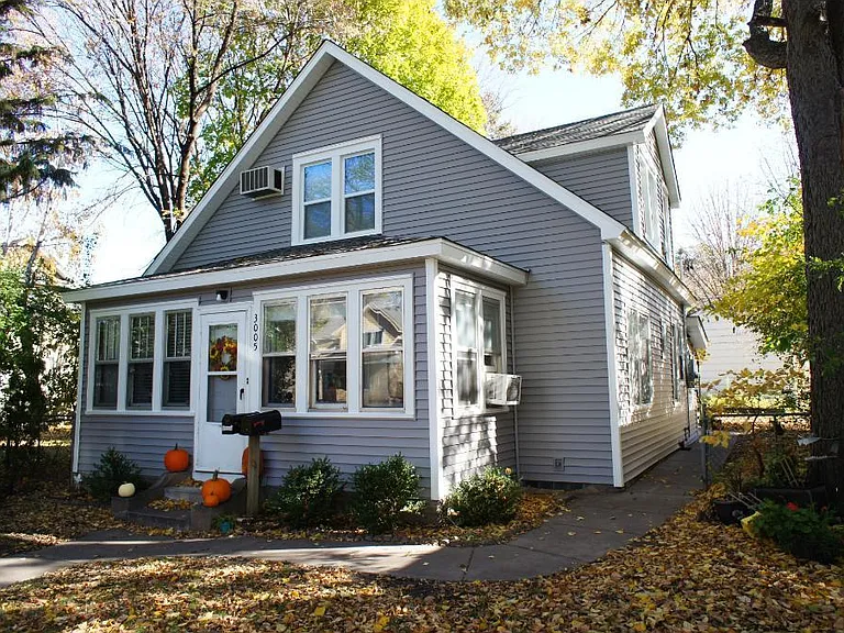 3005 Tyler St NE #2 — Photo 1