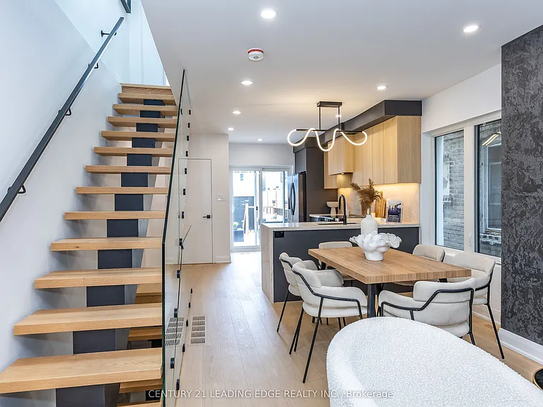 12 Marigold Ave — Photo 7