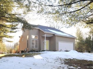 205 Little Oaks Ter, Gansevoort, NY 12831