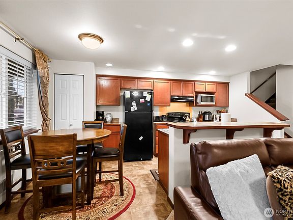 5th image of 4824 148th Street NE