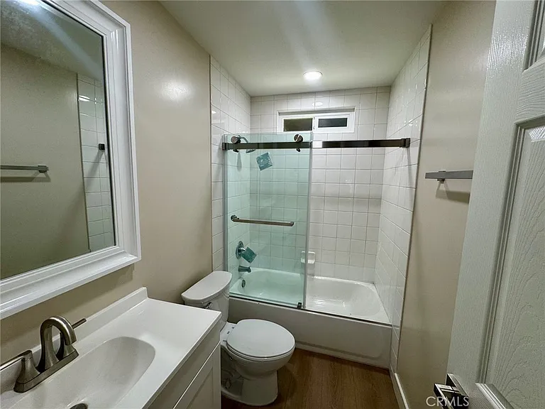 357 N Vermont Ave — Photo 11