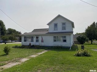 211 E Henry St, Atkinson, IL 61235