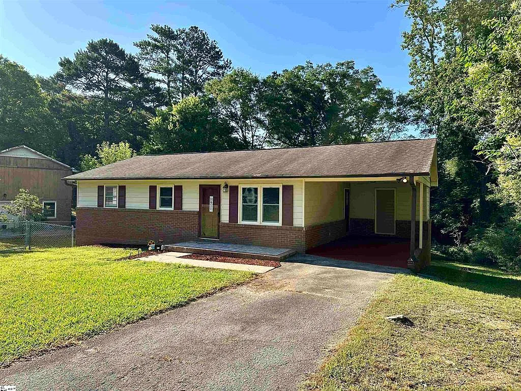114 Tranquility Rd — Photo 2