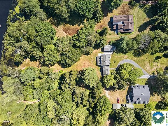 3rd image of 71 Ursus Dr